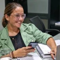 imagem isabelle trabalhando.jpg